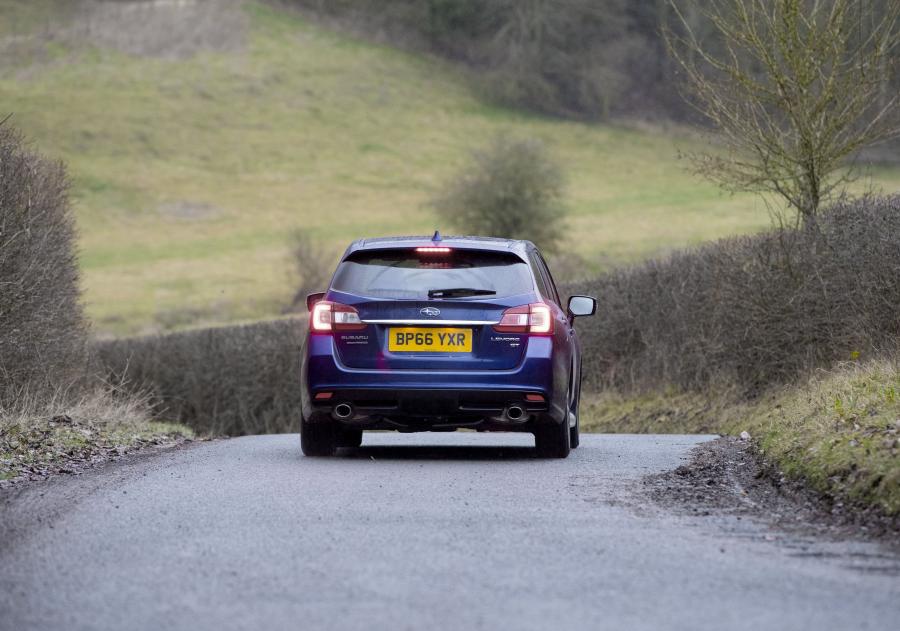  Subaru Levorg GT 2016 года  (UK) (фото 20 из 40)